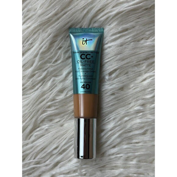 IT Cosmetics CC+ Cream Natural Matte Foundation with SPF 40 Rich - Picture 4 of 11